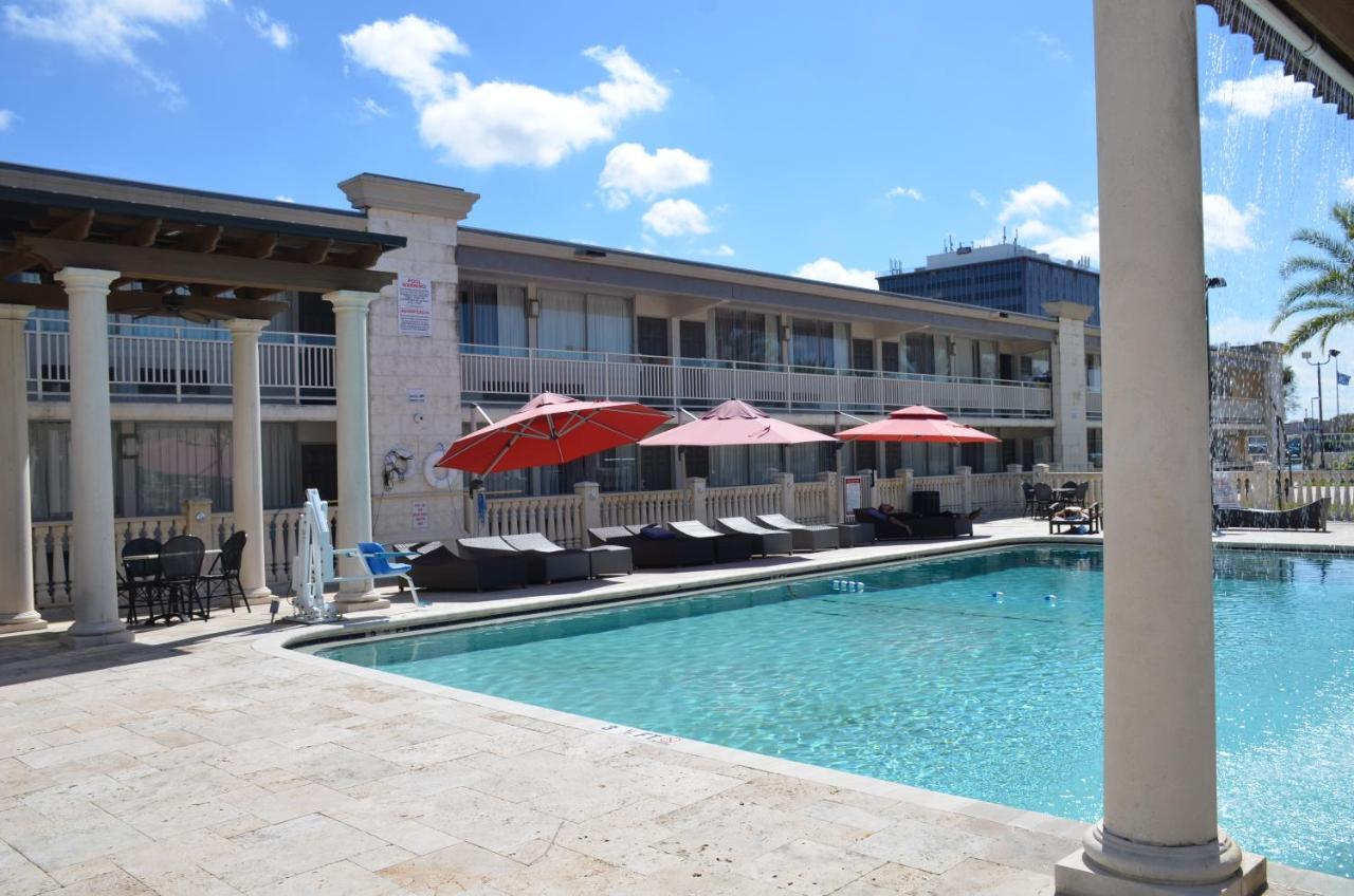 Quality Inn And Conference Center Tampa-Brandon Heartland Εξωτερικό φωτογραφία