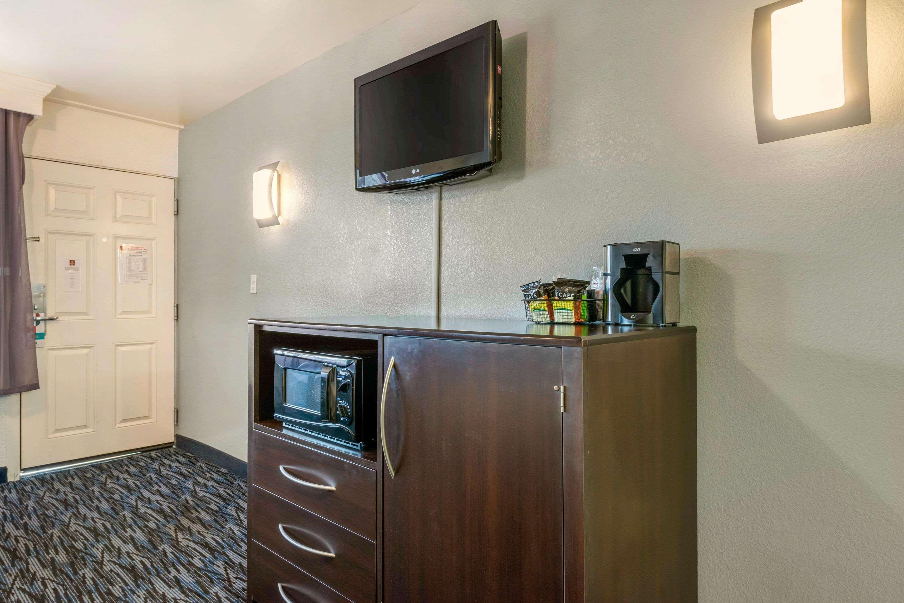 Quality Inn And Conference Center Tampa-Brandon Heartland Εξωτερικό φωτογραφία