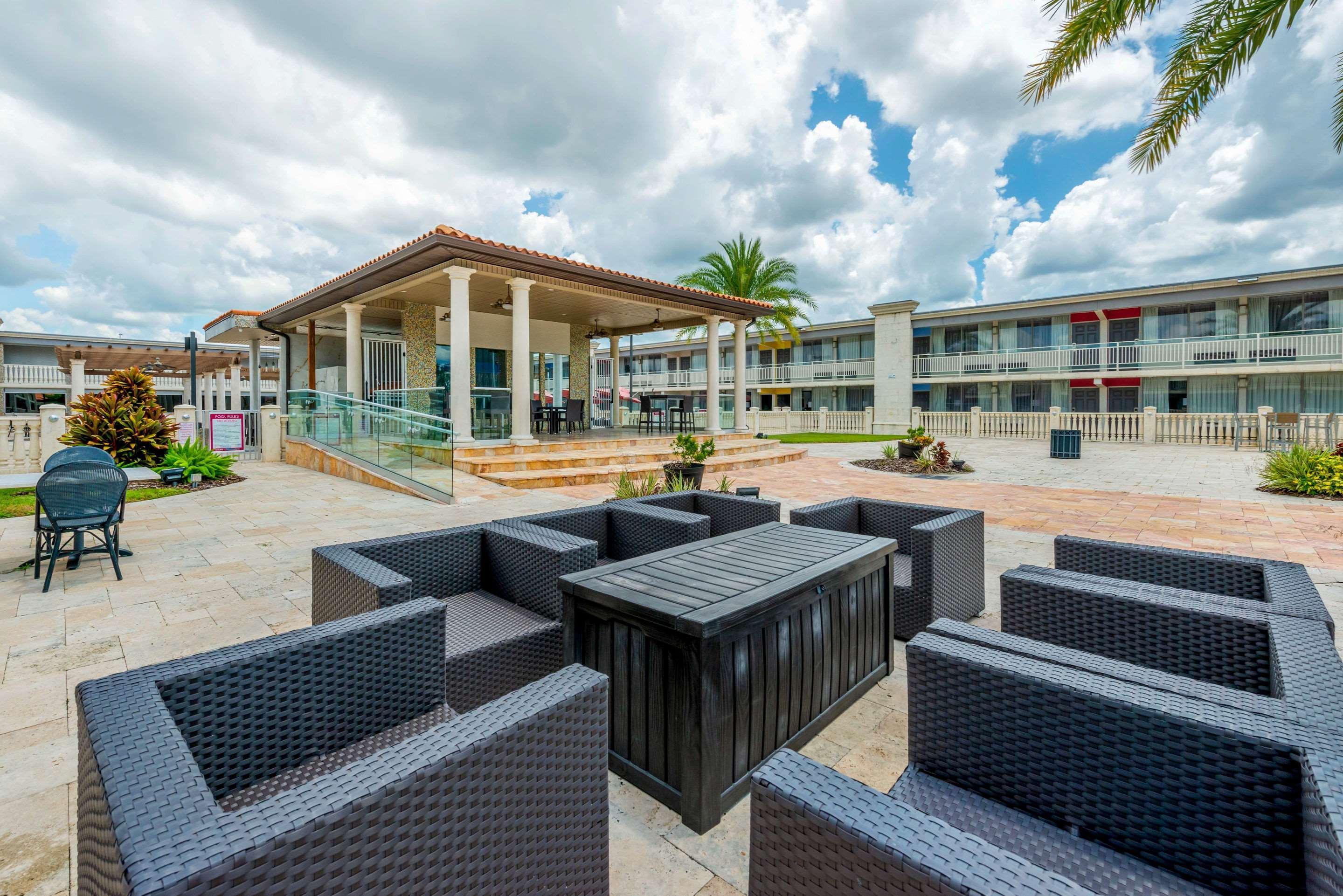 Quality Inn And Conference Center Tampa-Brandon Heartland Εξωτερικό φωτογραφία