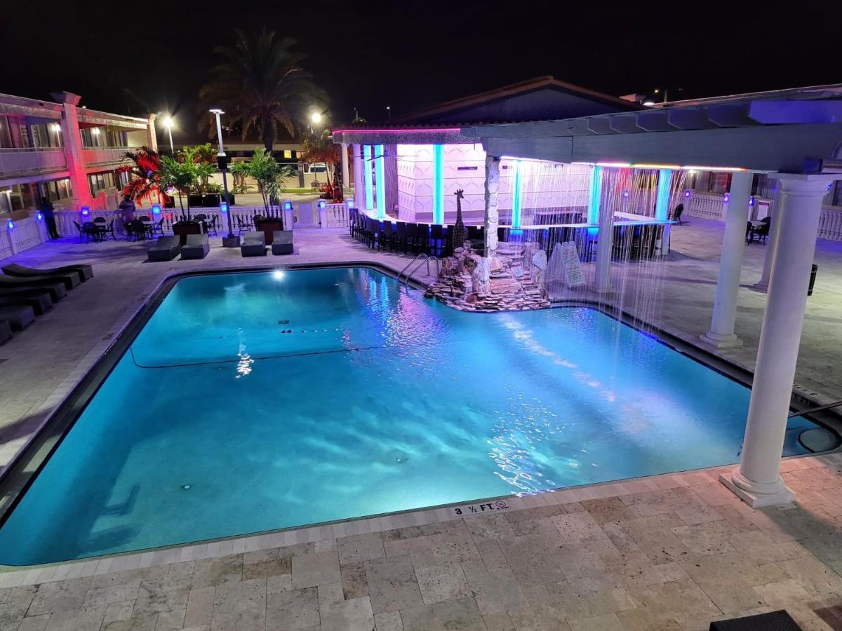 Quality Inn And Conference Center Tampa-Brandon Heartland Εξωτερικό φωτογραφία