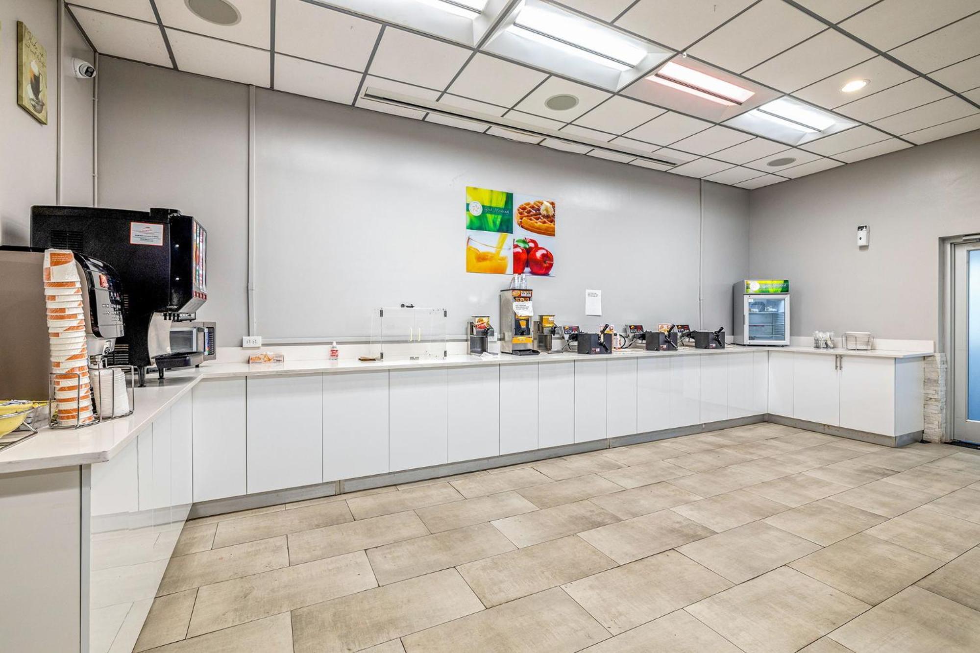 Quality Inn And Conference Center Tampa-Brandon Heartland Εξωτερικό φωτογραφία