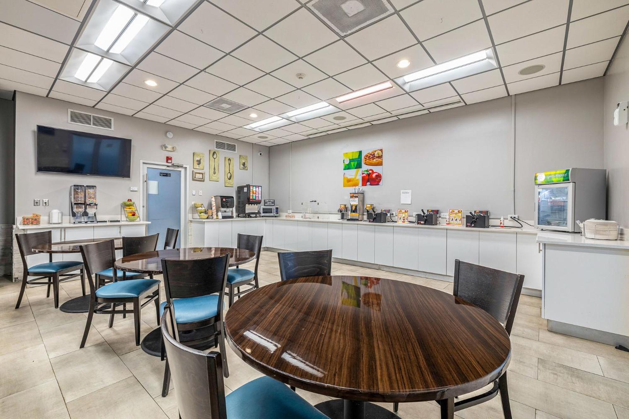 Quality Inn And Conference Center Tampa-Brandon Heartland Εξωτερικό φωτογραφία