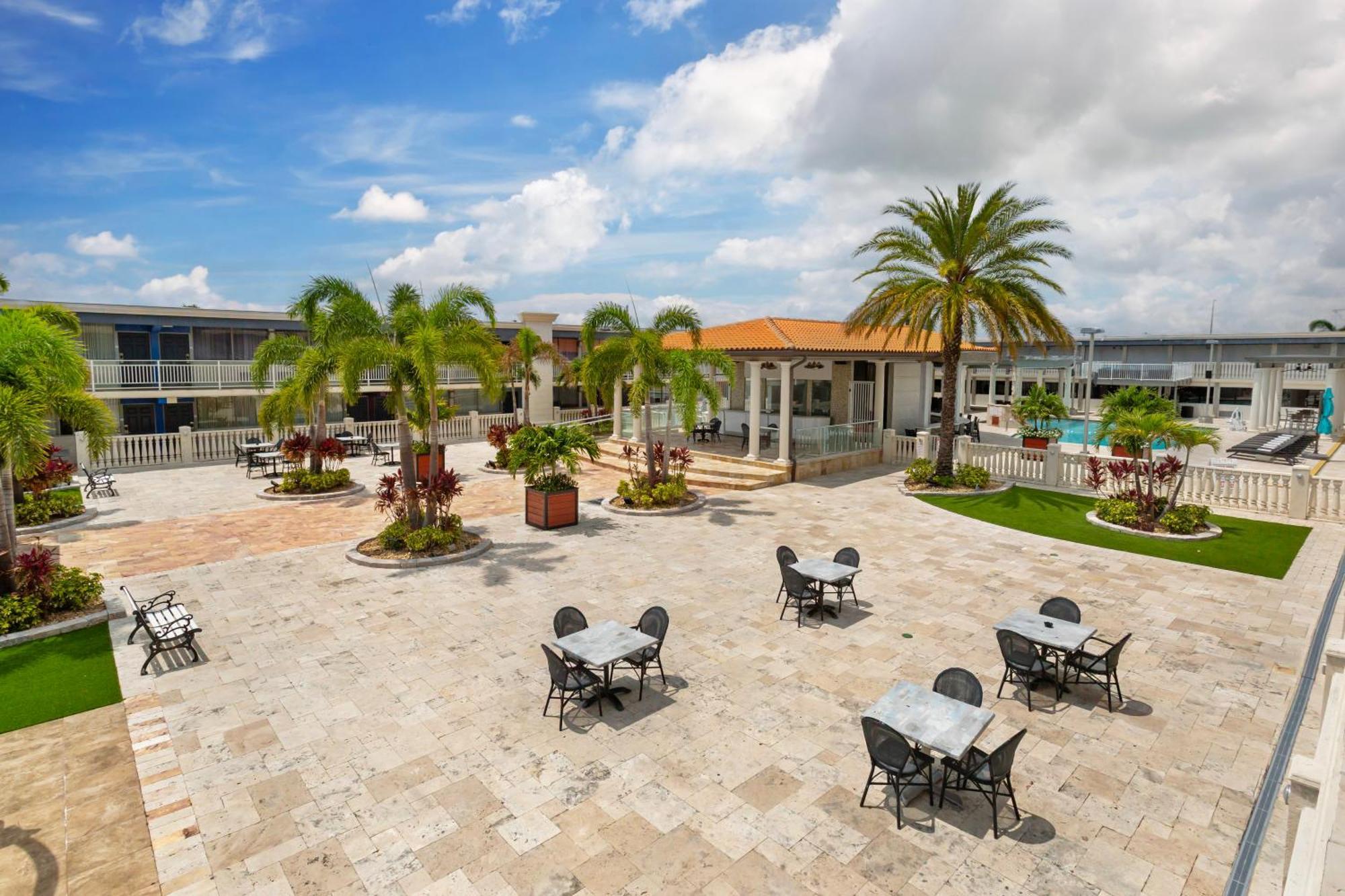 Quality Inn And Conference Center Tampa-Brandon Heartland Εξωτερικό φωτογραφία