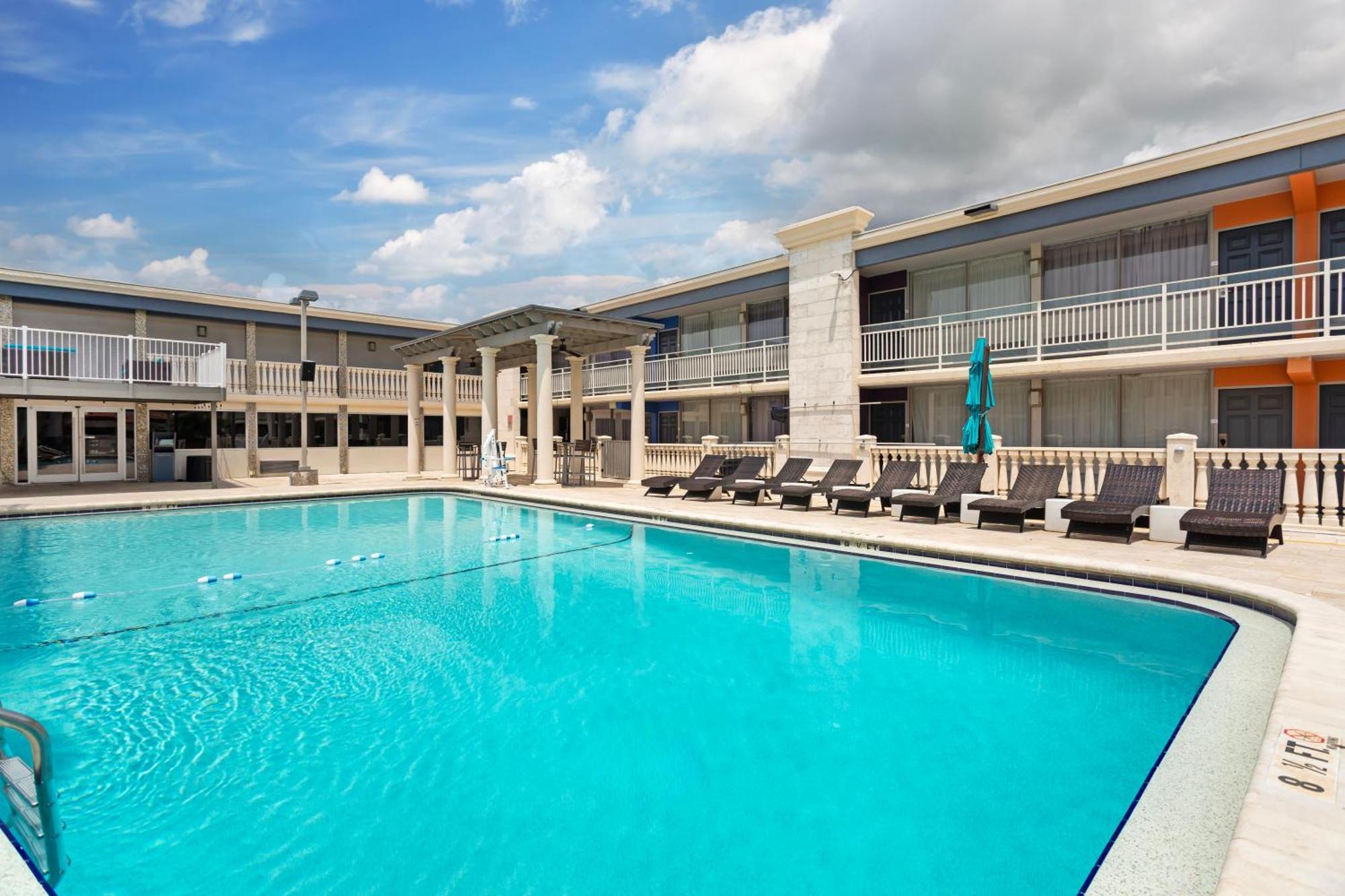 Quality Inn And Conference Center Tampa-Brandon Heartland Εξωτερικό φωτογραφία